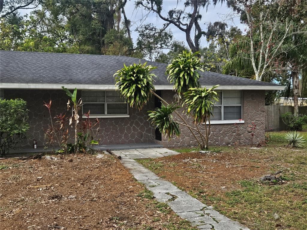 5316 OAKWOOD COURT UNIT 26 TAMPA, FL 33610