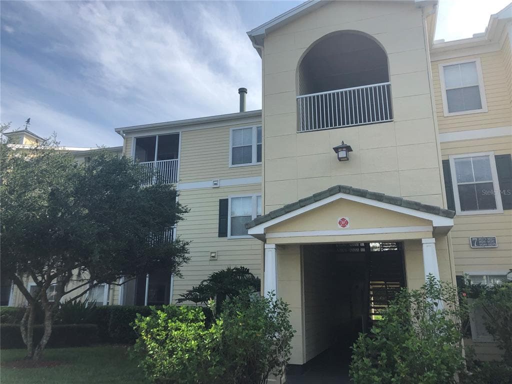 18289 BRIDLE CLUB DRIVE UNIT 18289 TAMPA, FL 33647