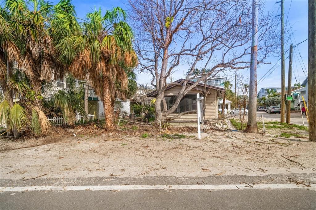 8581 W GULF BOULEVARD TREASURE ISLAND, FL 33706