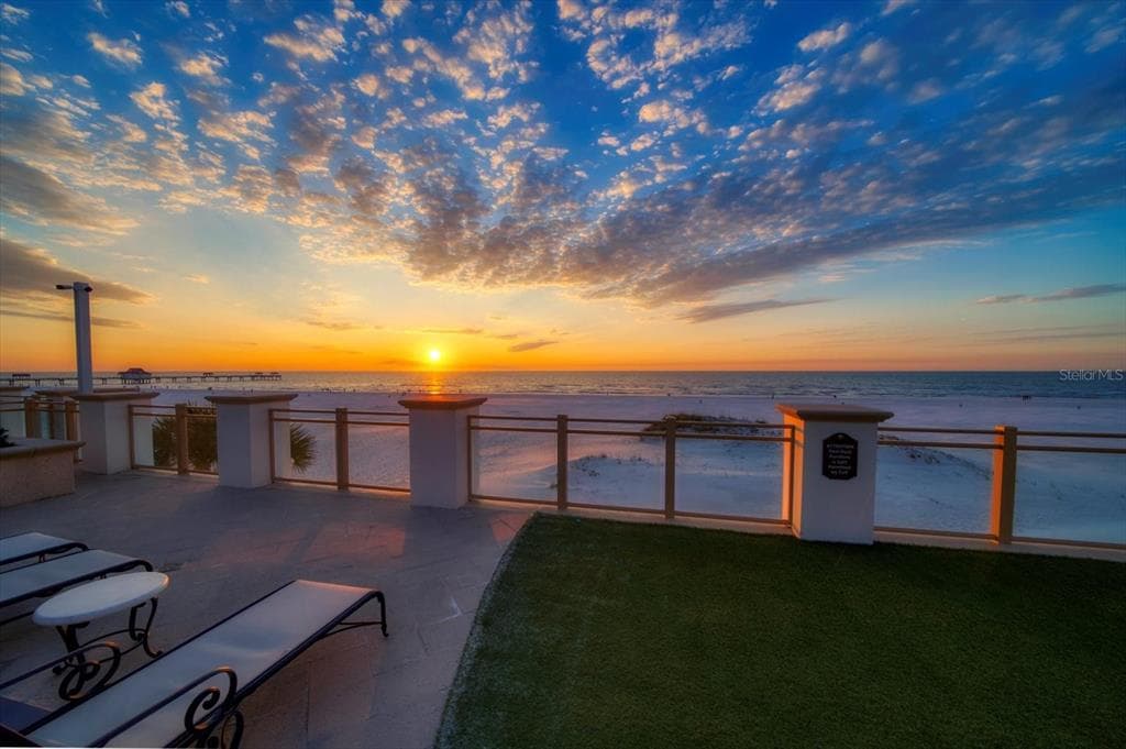 470 MANDALAY AVENUE UNIT 305 CLEARWATER BEACH, FL 33767