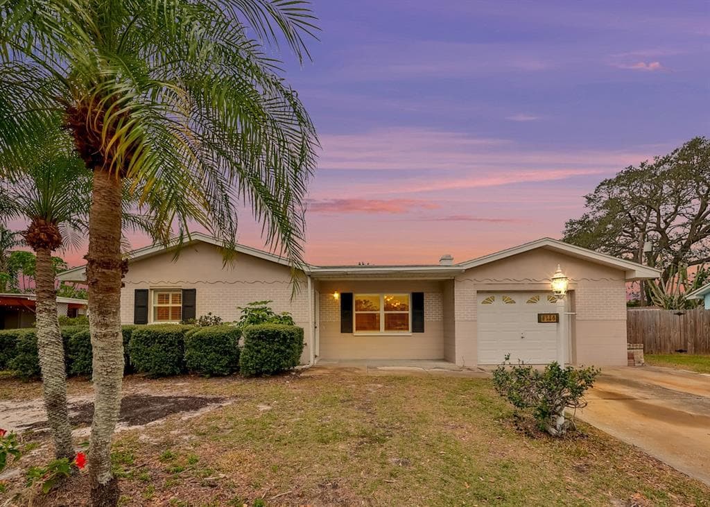 9328 TEMPLE AVENUE SEMINOLE, FL 33772