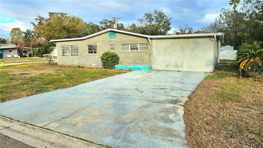 4502 S SHAMROCK ROAD TAMPA, FL 33611