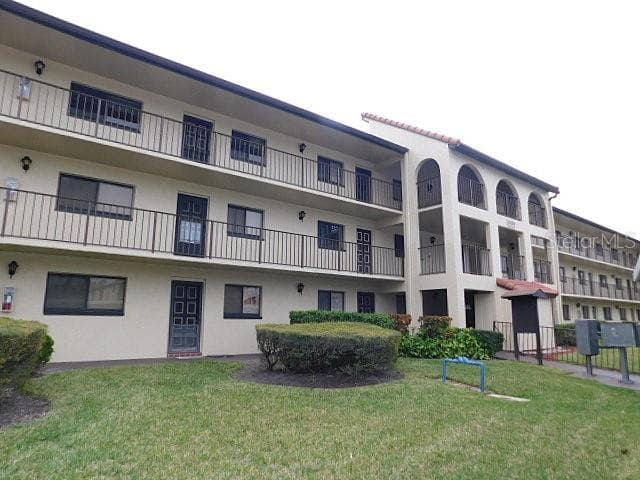 3055 CASA DEL SOL CIRCLE UNIT 204 CLEARWATER, FL 33761