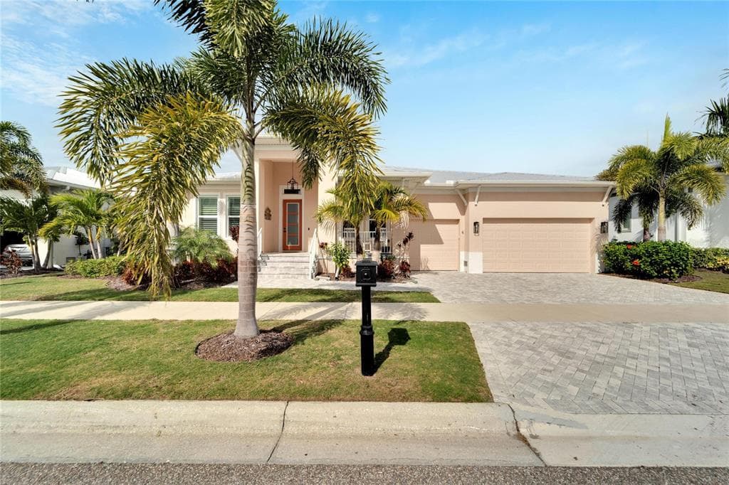 705 PINCKNEY DRIVE APOLLO BEACH, FL 33572