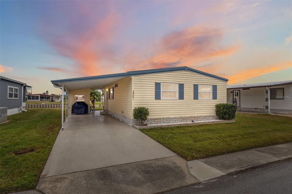 3201 NANTUCKET DRIVE HOLIDAY, FL 34690