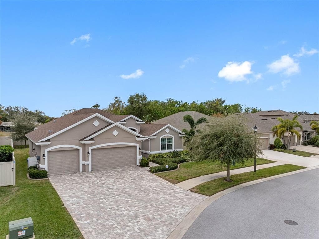 2271 HIGHWOOD COURT DUNEDIN, FL 34698