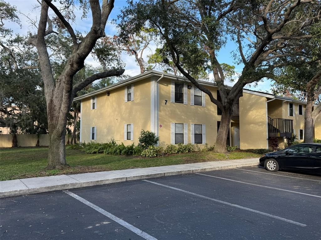 3001 58TH AVENUE S UNIT 701 ST PETERSBURG, FL 33712