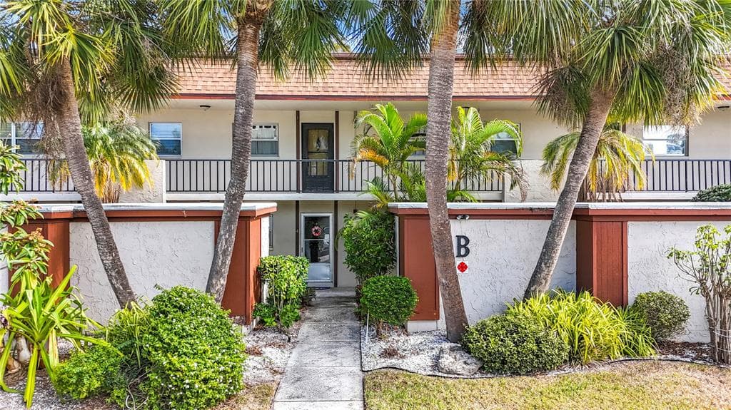 2750 E BAY DRIVE UNIT 3B LARGO, FL 33771