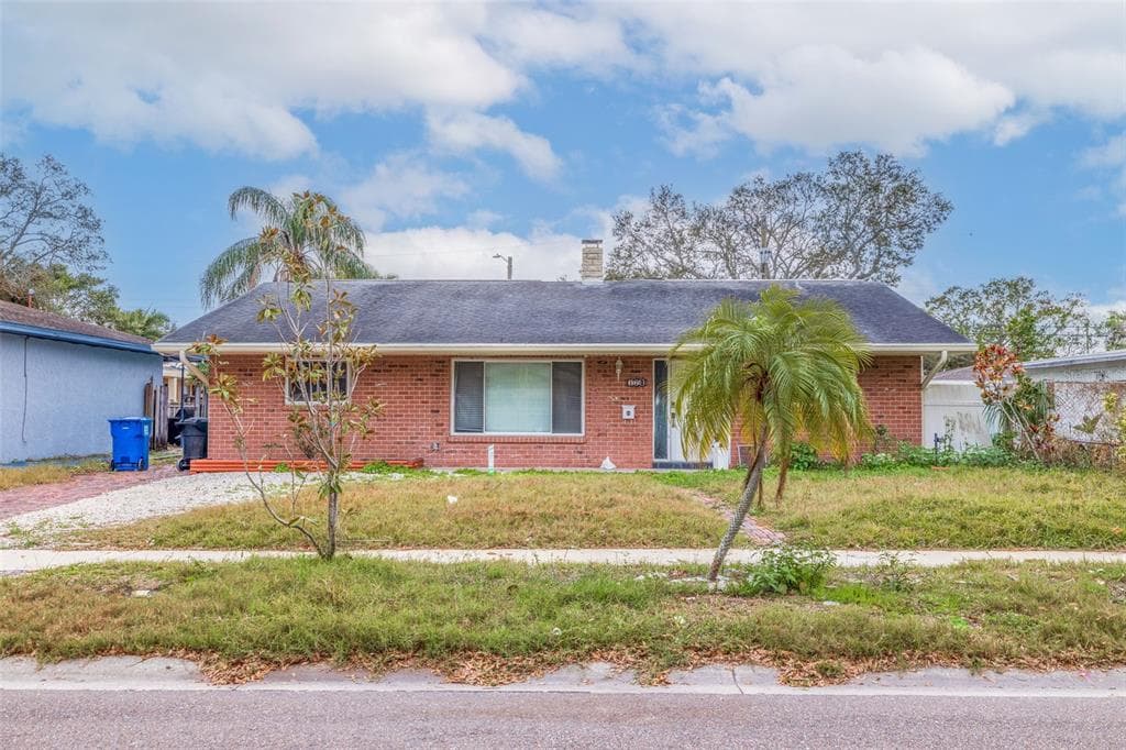 120 80TH AVENUE N ST PETERSBURG, FL 33702