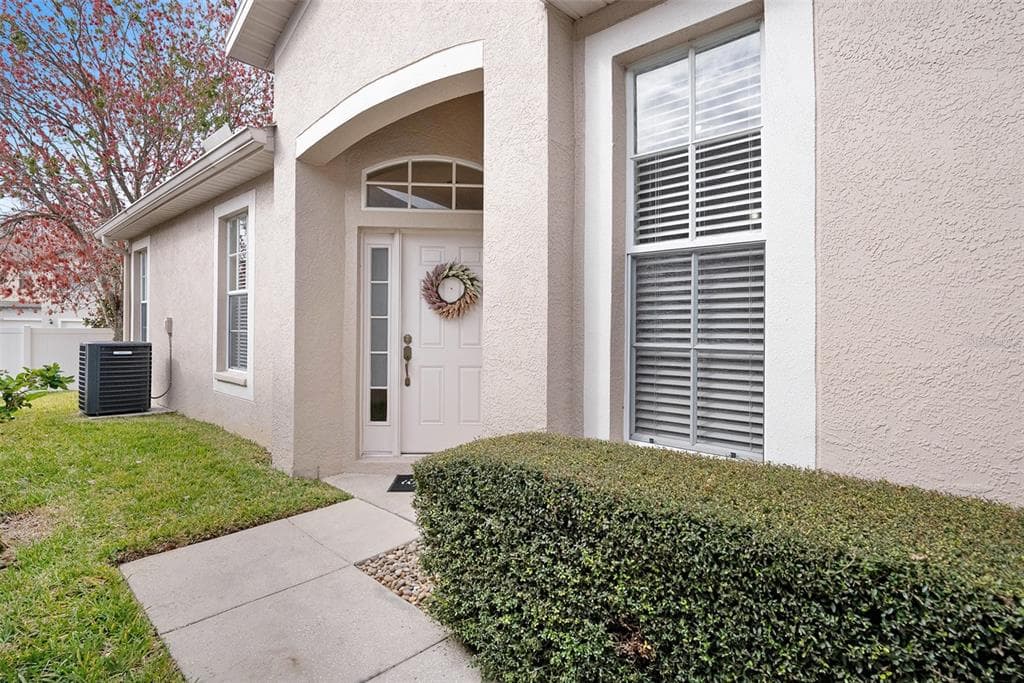 10010 BUCKLIN STREET TAMPA, FL 33625
