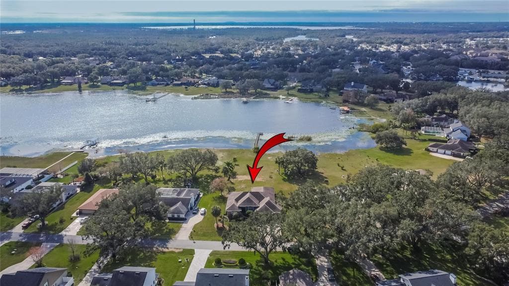 958 LAKE DEESON POINT