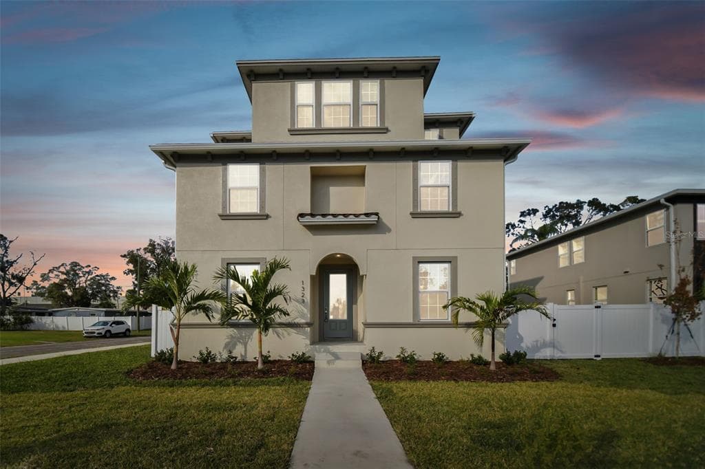 1740 W SAINT LOUIS STREET TAMPA, FL 33607