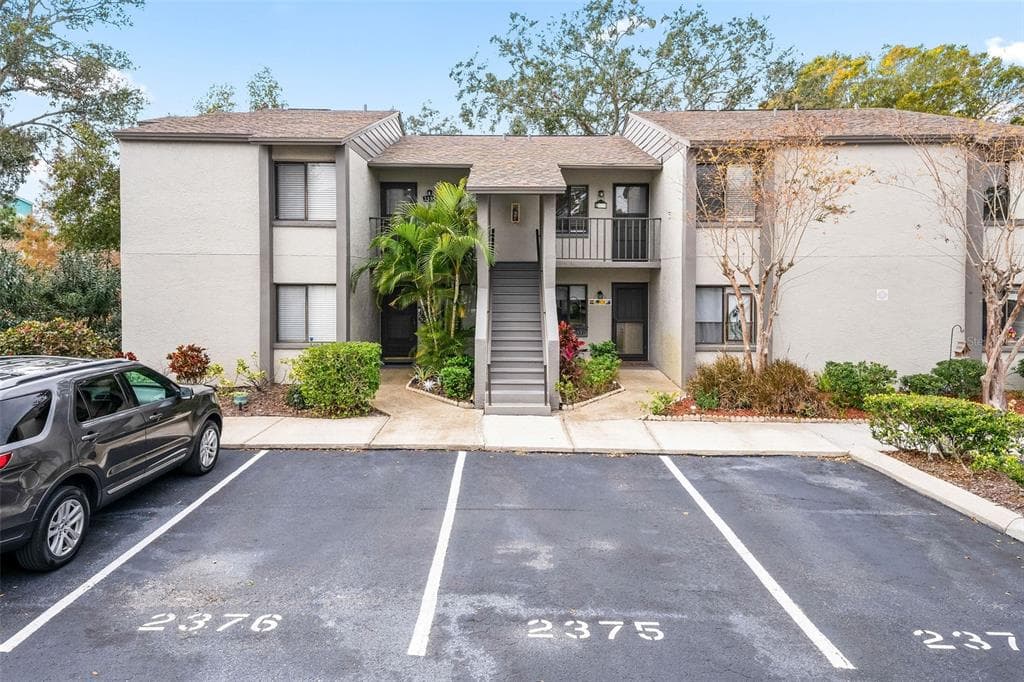 2375 LAKE HEATHER HEIGHTS COURT UNIT 202 DUNEDIN, FL 34698