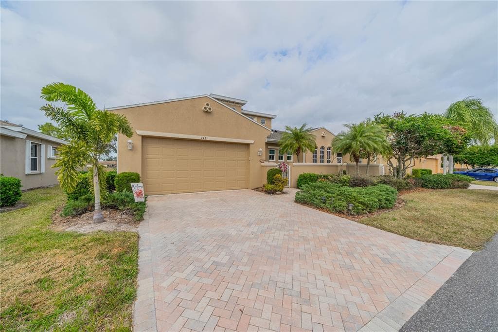 2431 KENSINGTON GREENS DRIVE UNIT 0 SUN CITY CENTER, FL 33573