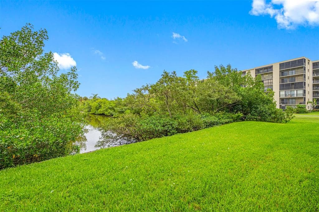900 COVE CAY DRIVE UNIT 1F CLEARWATER, FL 33760