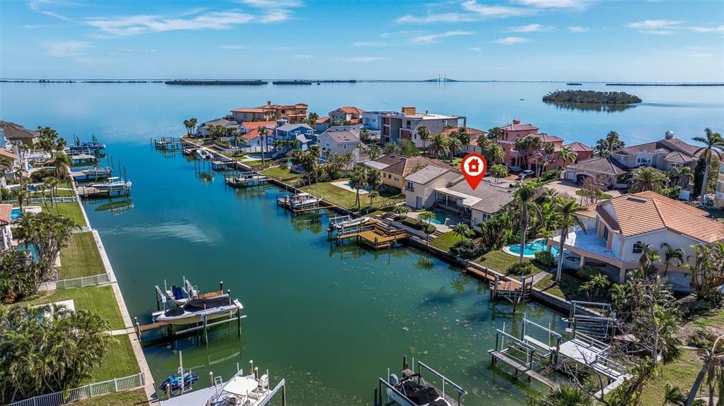 127 SANDS POINT DRIVE TIERRA VERDE, FL 33715
