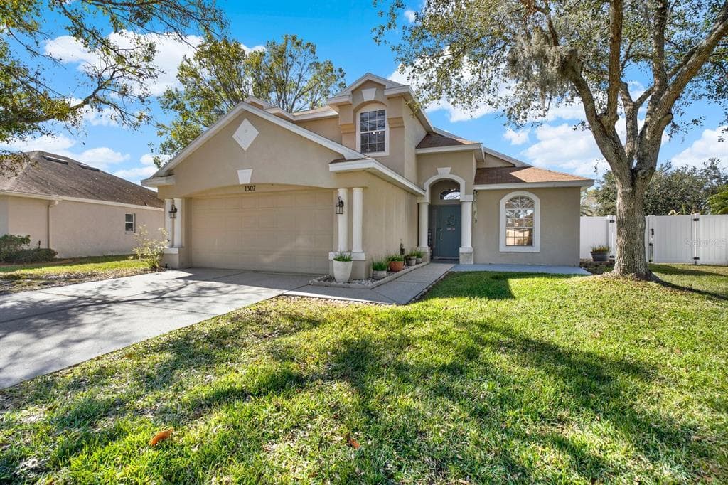 1307 TIMBER TRACE DRIVE WESLEY CHAPEL, FL 33543