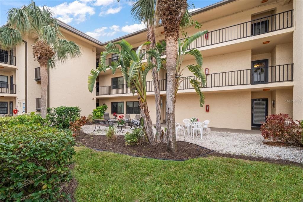 12300 VONN ROAD UNIT 6101 LARGO, FL 33774