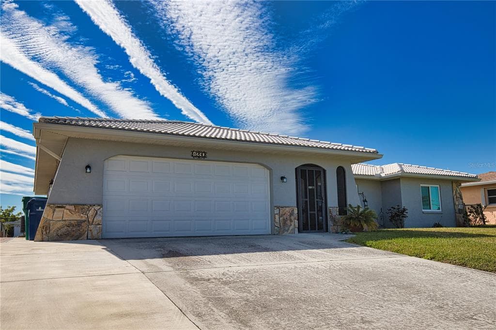 1290 CAMBRIDGE DRIVE VENICE, FL 34293
