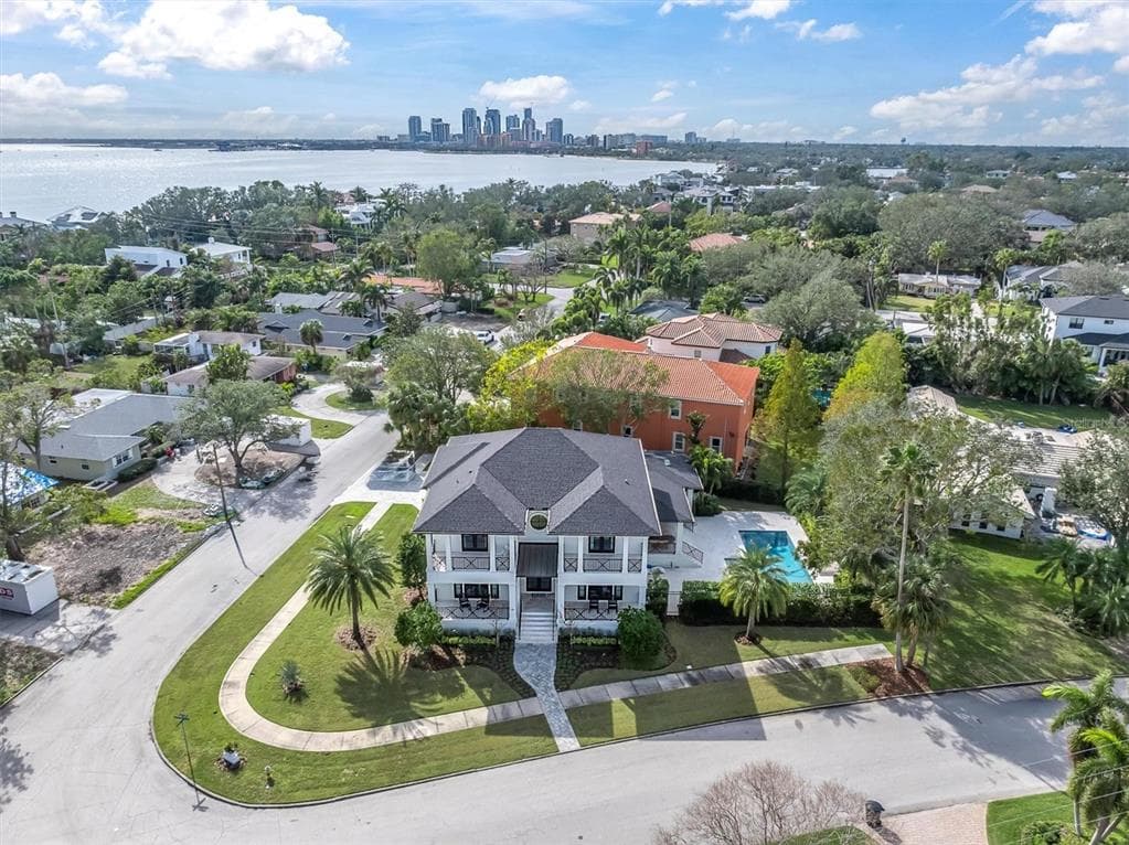 200 CORDOVA BOULEVARD NE ST PETERSBURG, FL 33704
