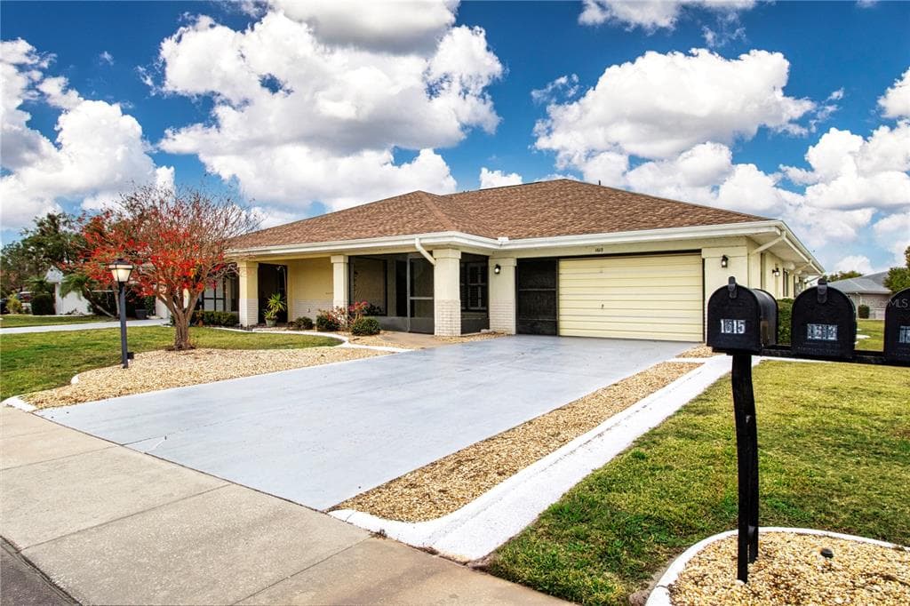 1613 FAXTON DRIVE SUN CITY CENTER, FL 33573