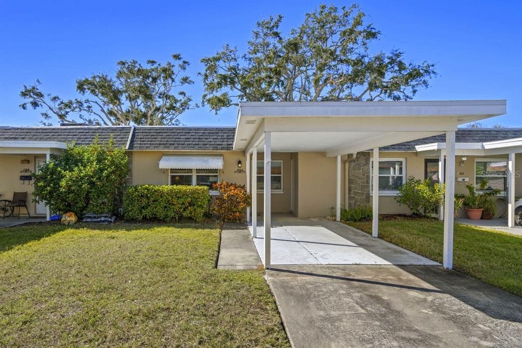 204 SKY LOCH DRIVE W DUNEDIN, FL 34698