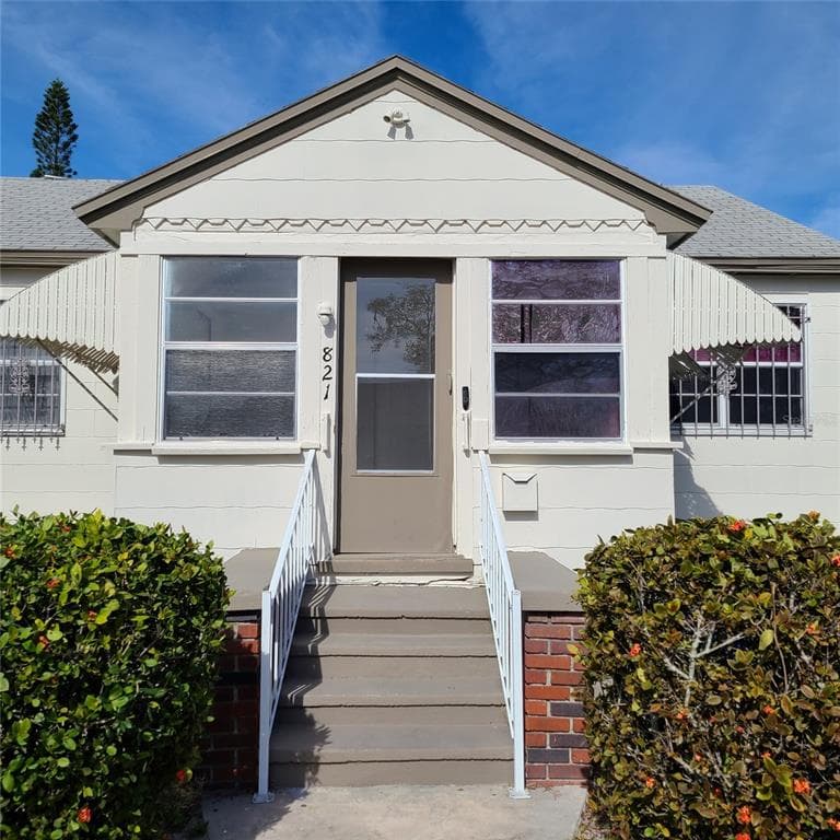 821 16TH AVENUE S ST PETERSBURG, FL 33705