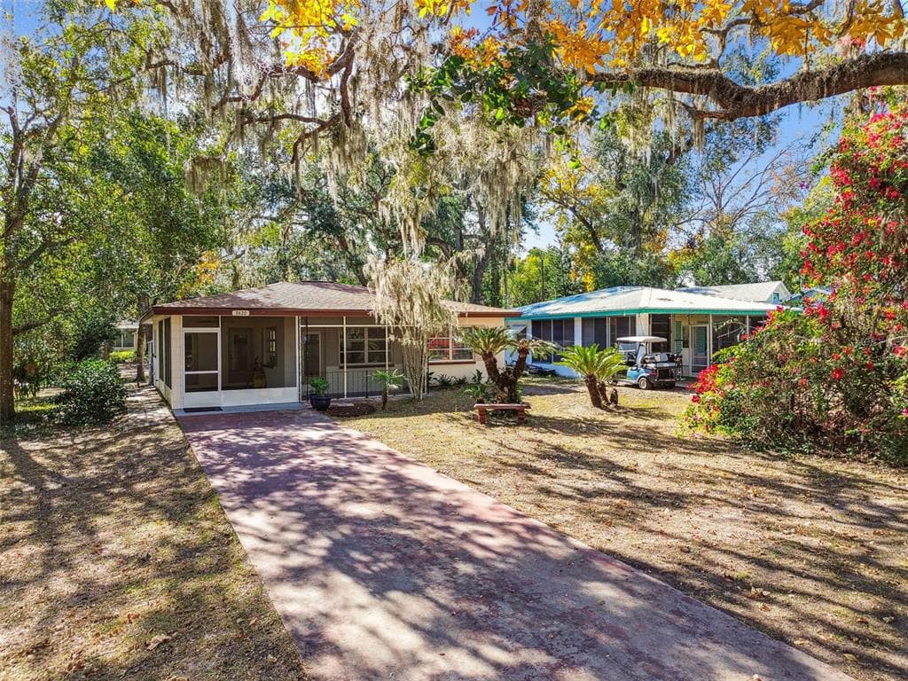 5620 MONTANA AVENUE NEW PORT RICHEY, FL 34652