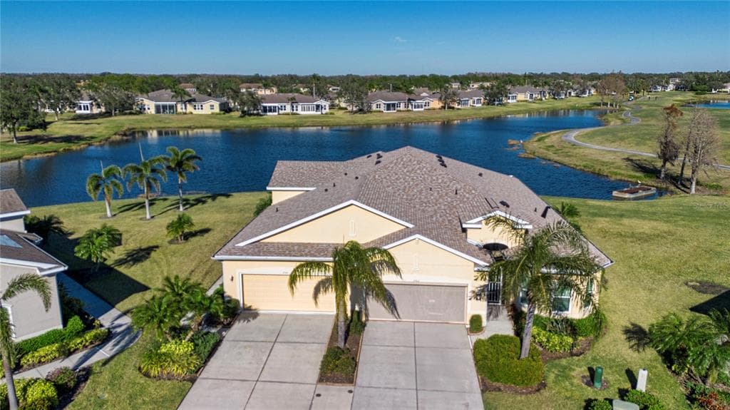 2501 SAPPHIRE GREENS LANE SUN CITY CENTER, FL 33573