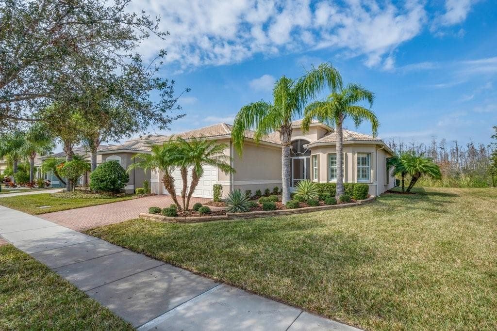 16127 CAPE CORAL DRIVE WIMAUMA, FL 33598