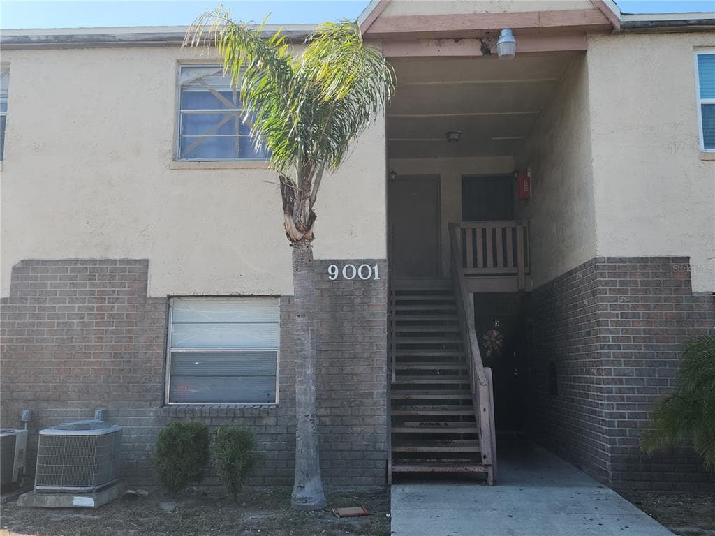 9001 WESTCHESTER CIRCLE UNIT 1 TAMPA, FL 33604