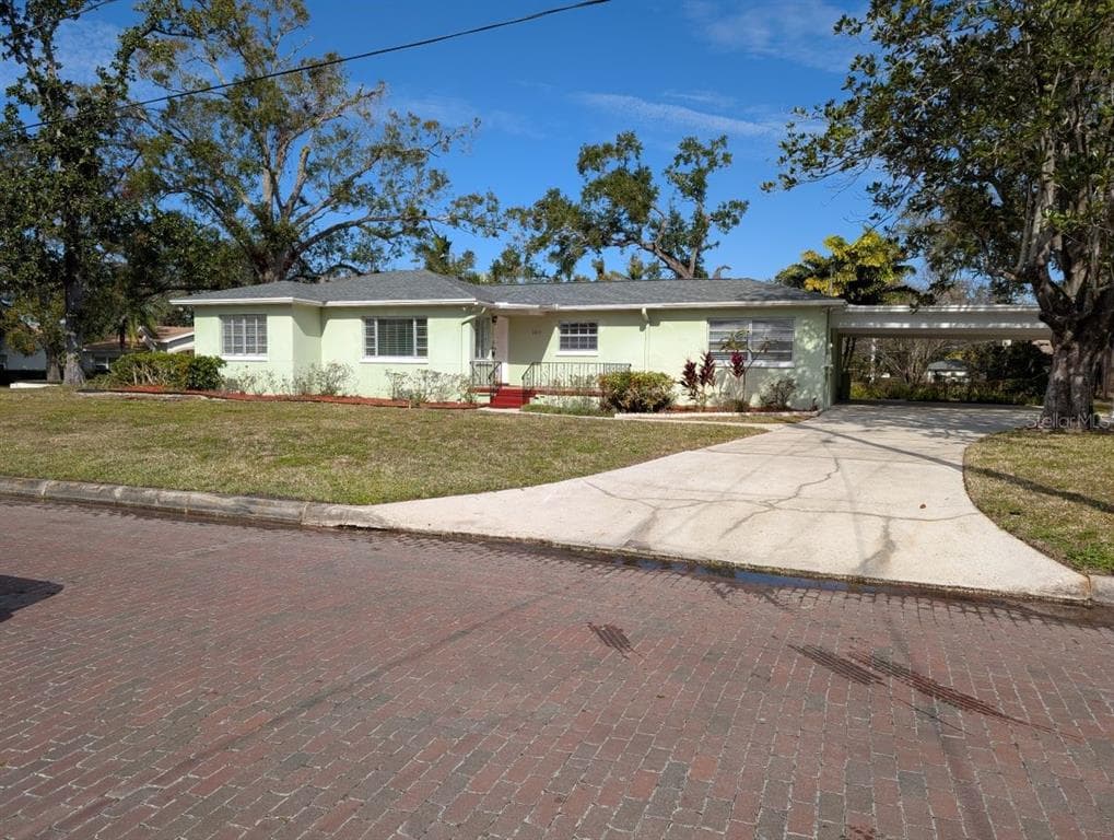 1017 W INDIANA AVENUE TAMPA, FL 33603