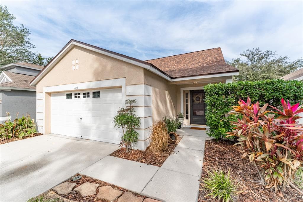 6135 SKYLARKCREST DRIVE LITHIA, FL 33547