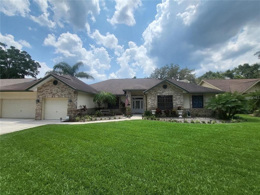 2002 CIMMARON RUN DRIVE VALRICO, FL 33594