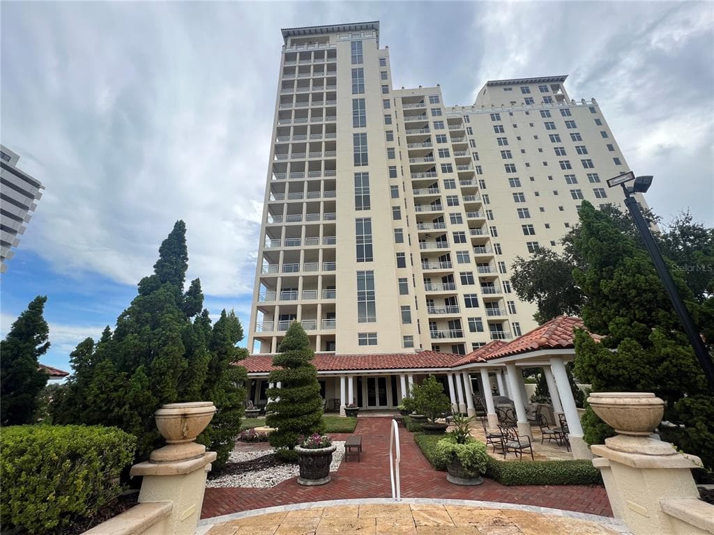 4201 BAYSHORE BOULEVARD UNIT 2001 TAMPA, FL 33611