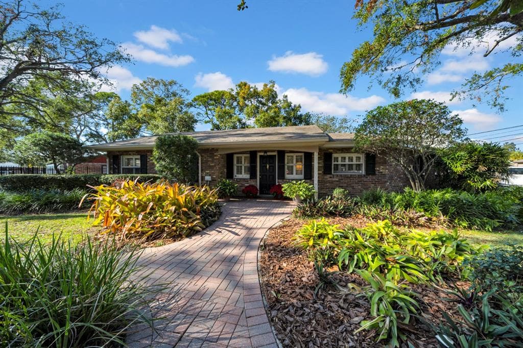 4307 W KENSINGTON AVENUE TAMPA, FL 33629