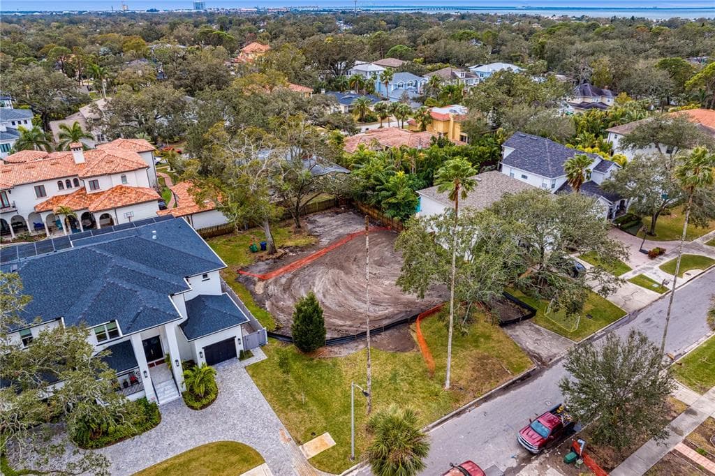 4610 W LAMB AVENUE TAMPA, FL 33629