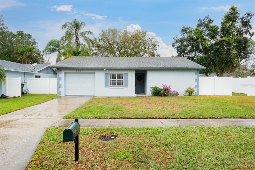 5127 CHATSWORTH AVENUE TAMPA, FL 33625