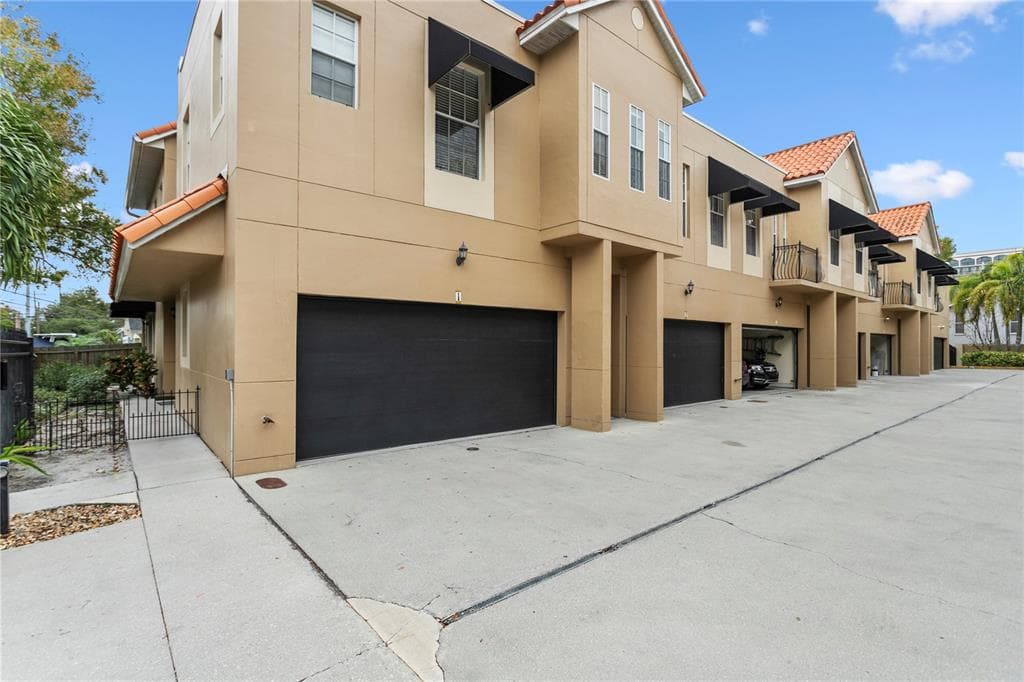 3210 W HORATIO STREET UNIT 1 TAMPA, FL 33609