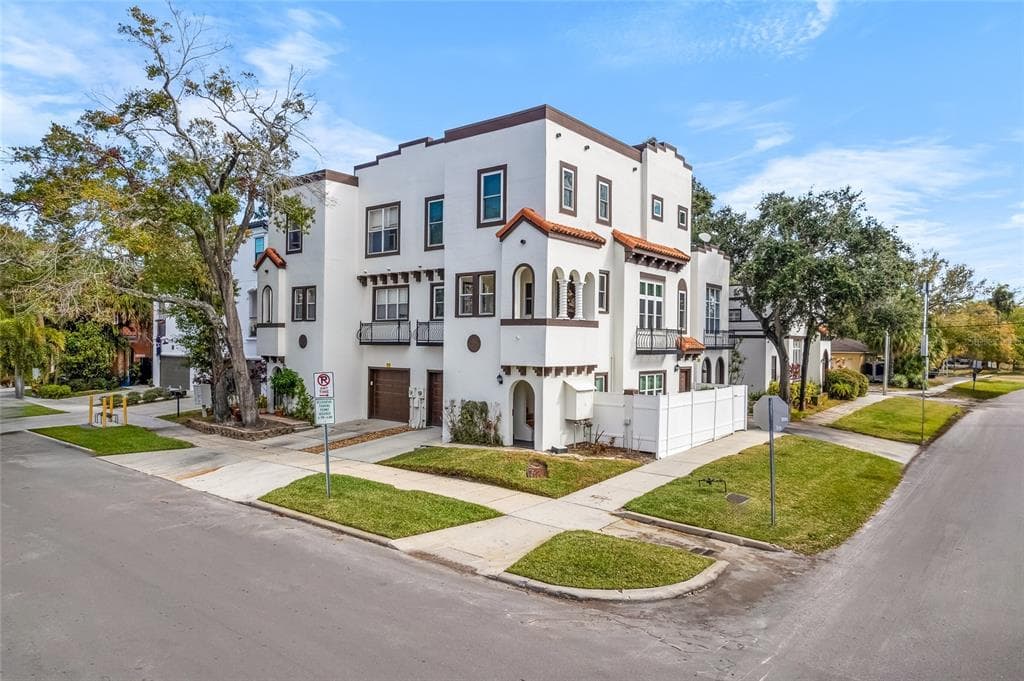 418 S ALBANY AVENUE TAMPA, FL 33606
