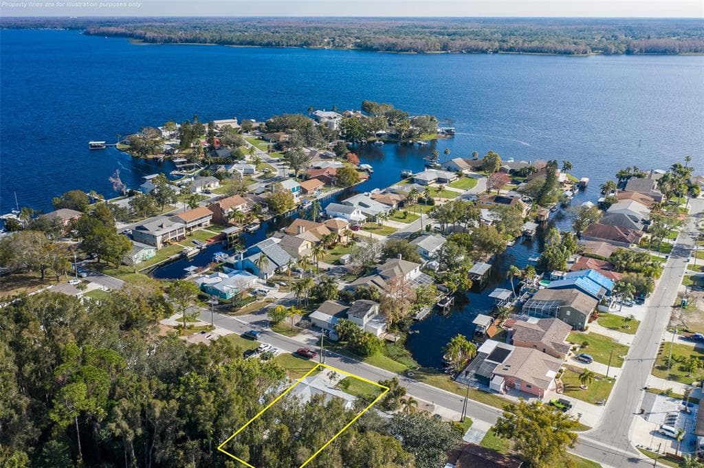 6 FRESHWATER DRIVE PALM HARBOR, FL 34684