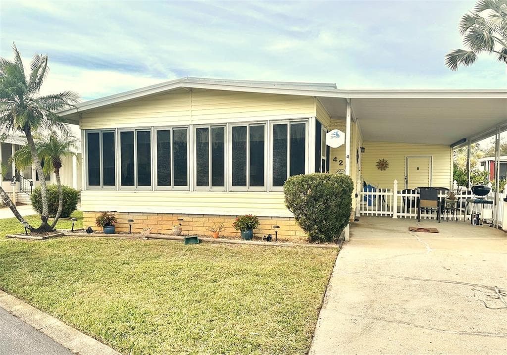 9790 66TH STREET N UNIT 425 PINELLAS PARK, FL 33782