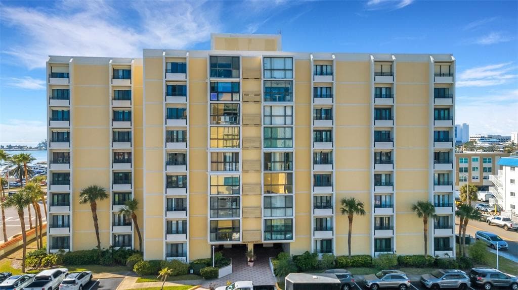 800 S GULFVIEW BOULEVARD UNIT 101 CLEARWATER BEACH, FL 33767