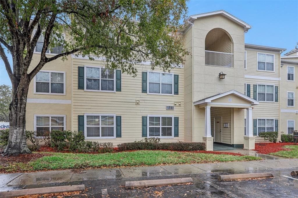 18402 BRIDLE CLUB DRIVE UNIT 18402 TAMPA, FL 33647