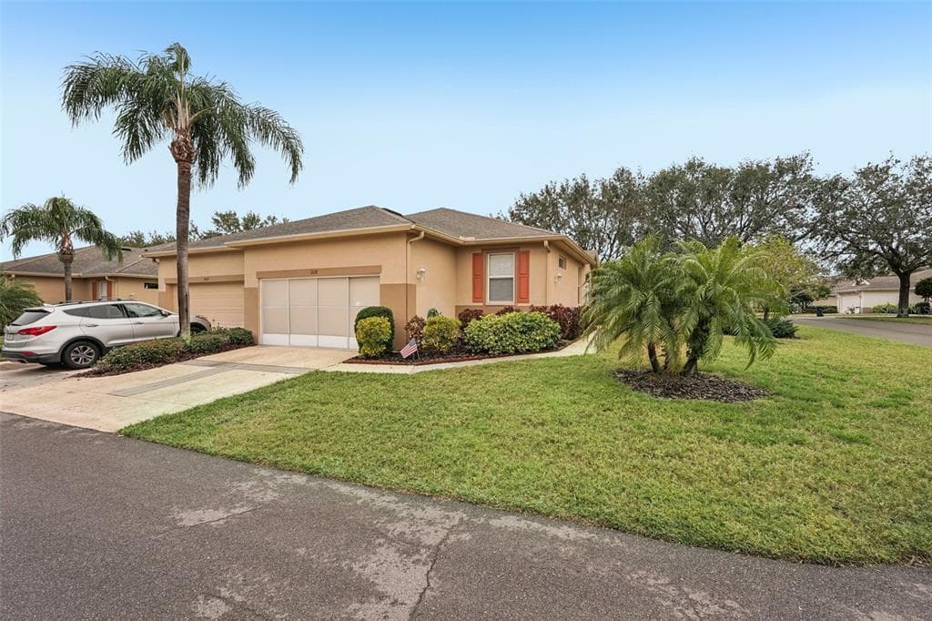 2028 ACADIA GREENS DRIVE SUN CITY CENTER, FL 33573