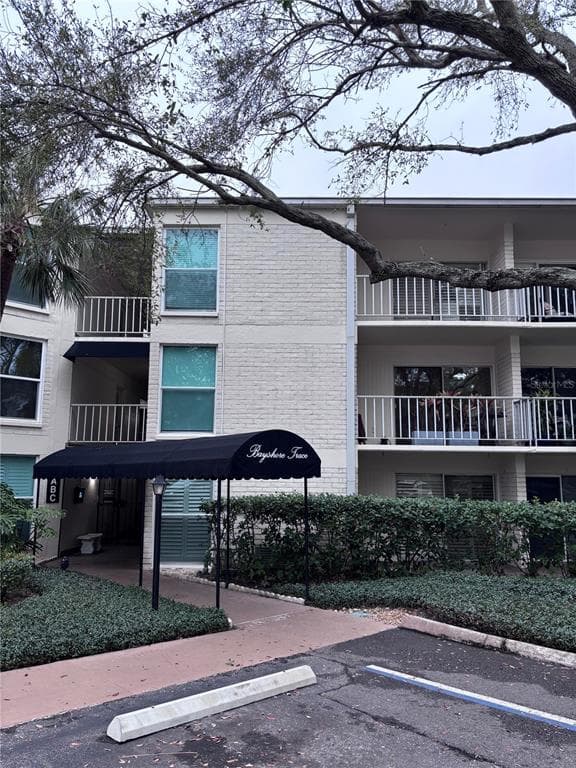 3325 BAYSHORE BOULEVARD UNIT B21 TAMPA, FL 33629