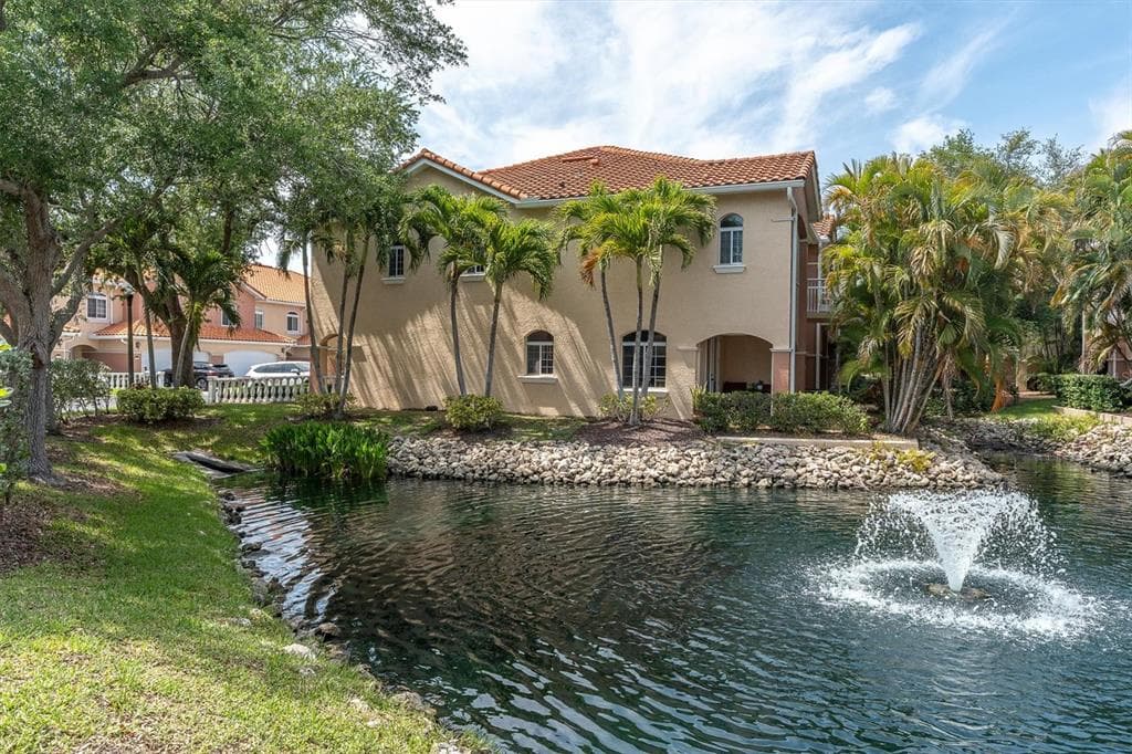 6224 VISTA VERDE DRIVE W ST PETERSBURG, FL 33707