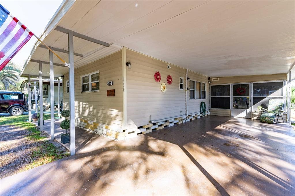 37025 KAREN AVENUE ZEPHYRHILLS, FL 33542