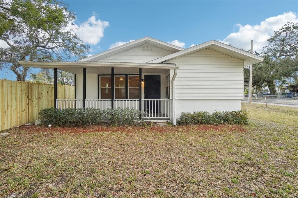 1424 E BOUGAINVILLEA AVENUE TAMPA, FL 33612
