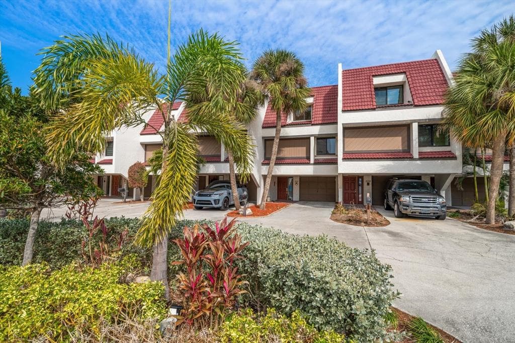 224 SKIFF POINT UNIT 224 CLEARWATER BEACH, FL 33767